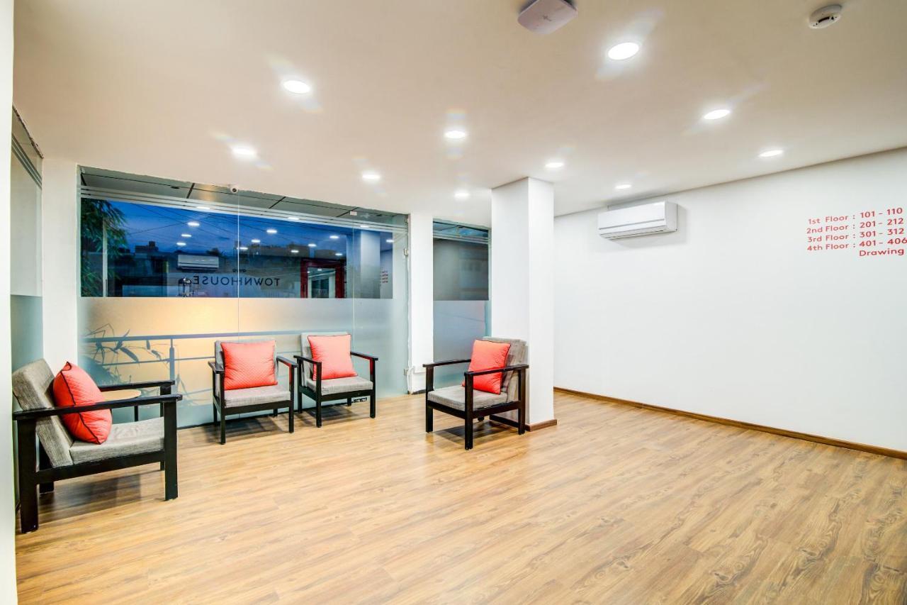 Oyo Townhouse 104 Koramangala Maharaja Signal Hotell Bangalore Eksteriør bilde