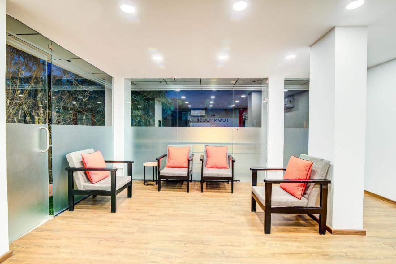 Oyo Townhouse 104 Koramangala Maharaja Signal Hotell Bangalore Eksteriør bilde