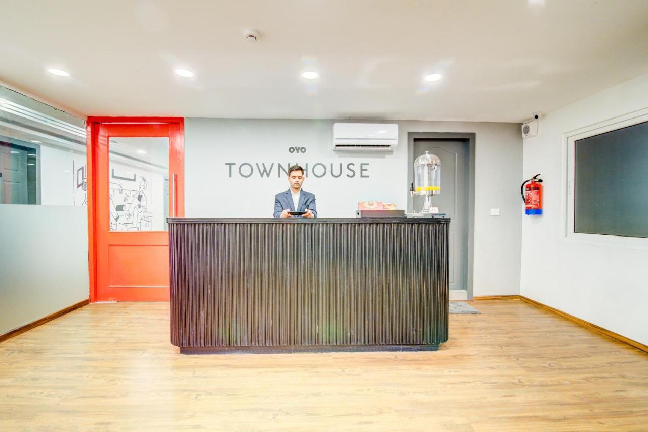 Oyo Townhouse 104 Koramangala Maharaja Signal Hotell Bangalore Eksteriør bilde