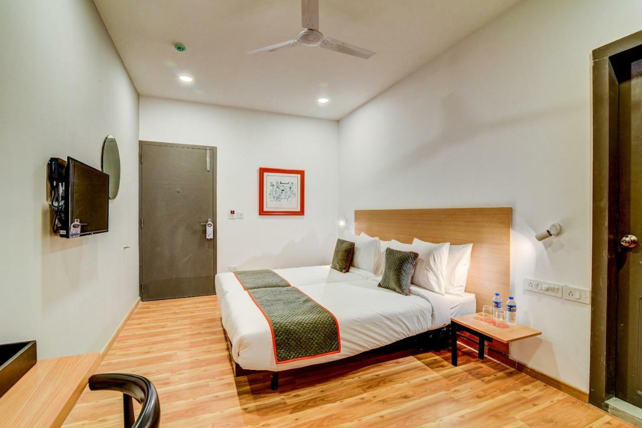 Oyo Townhouse 104 Koramangala Maharaja Signal Hotell Bangalore Eksteriør bilde