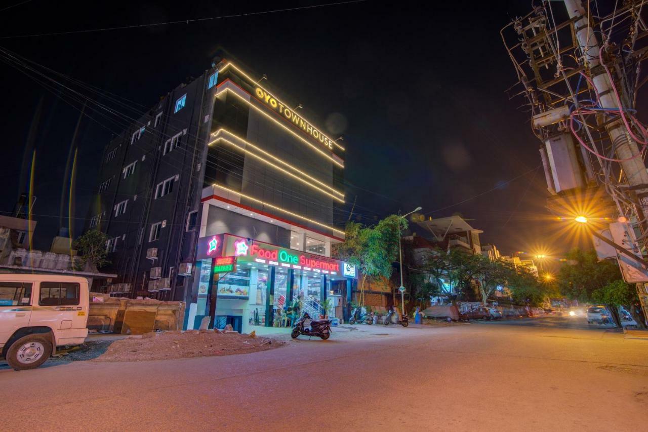 Oyo Townhouse 104 Koramangala Maharaja Signal Hotell Bangalore Eksteriør bilde